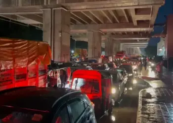 Bhopal Me Barish traffic jam MP Nagar hindi news