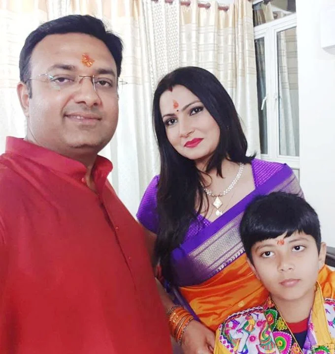 Chitra-Tripathi-With-Her-Husband-and-Son-Aum