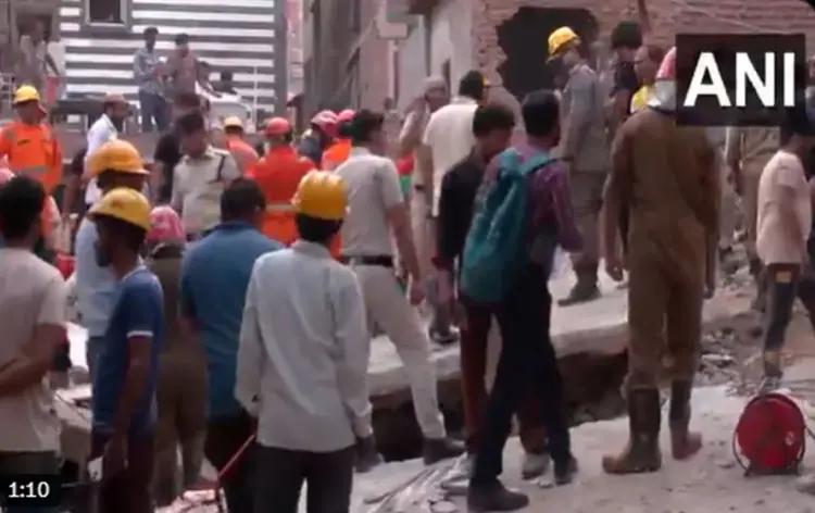Delhi-building-collapses