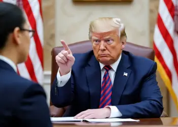Donalt-Trump-America-Job-Crises-React