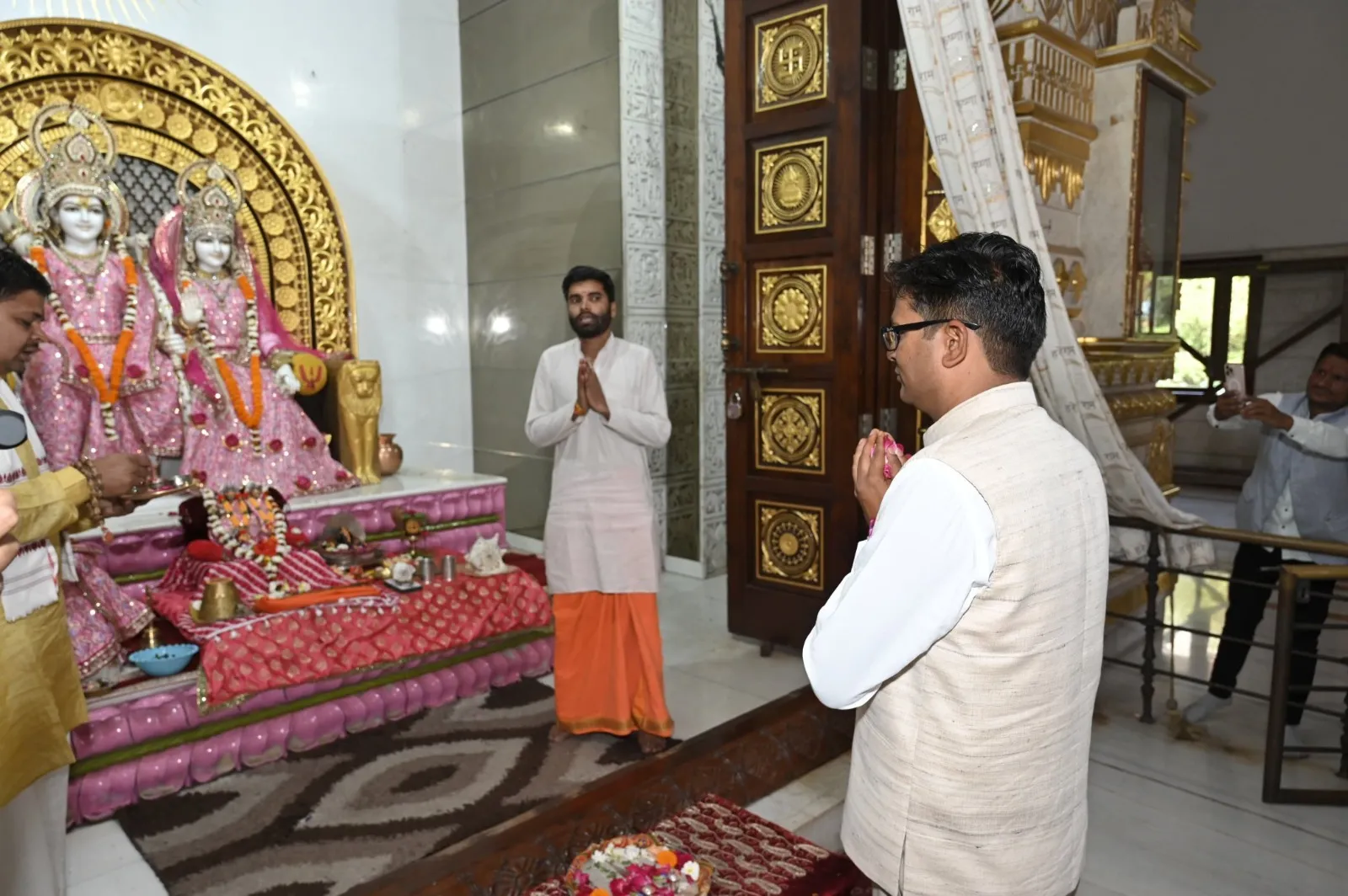 Finance Minister performed puja