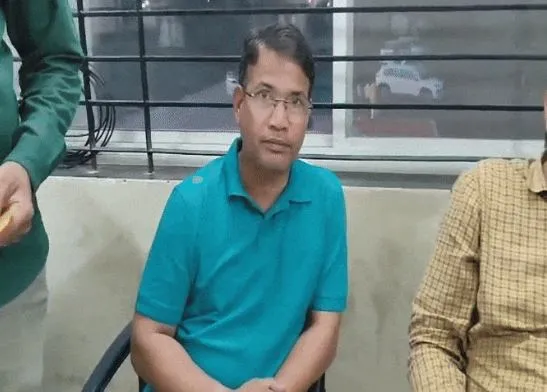 Indore Rishwat Case: इंदौर में सस्पेंडेड बाबू 50 हजार रुपये रिश्वत लेते अरेस्ट, नामांतरण के लिए मांगे थे पैसे Indore Rishwat Case: इंदौर में सस्पेंडेड बाबू 50 हजार रुपये रिश्वत लेते अरेस्ट, नामांतरण के लिए मांगे थे पैसे