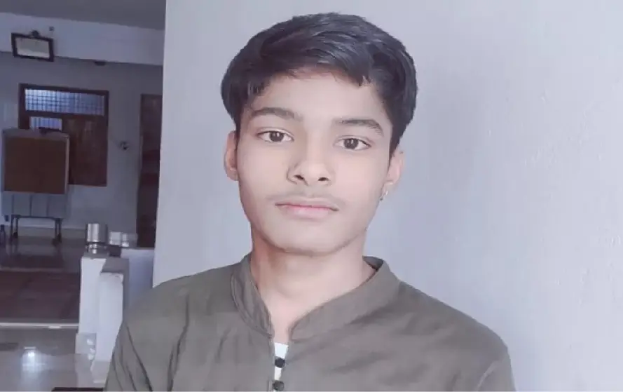 UP Board 10th Result 2025 Topper Yash Pratap Singh