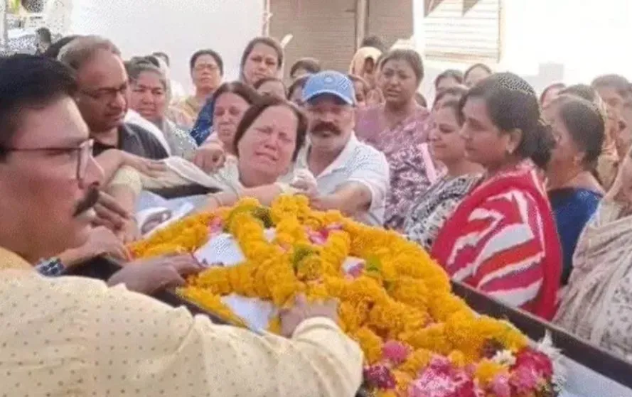 Pahalgam Terror Attack Indore LIC Manager (1)