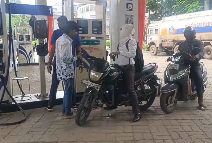No Helmet No Petrol Raipur