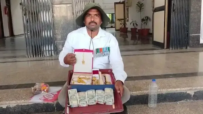 Rewa Rishwat ex army man collectorate Jansunwai Tyonthar tehsil