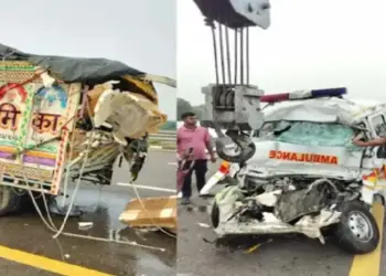 UP Amethi Road Accident ambulance carrying dead body collide pickup zxc