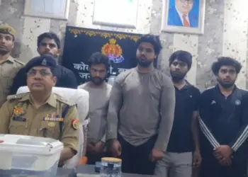 UP Baghpat police youth illegal weapons caught update