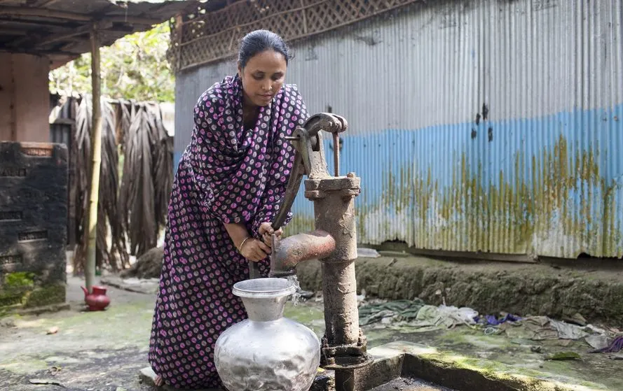 UP Balia poisoned arsenic mixed water kills 60 people 315 villages thousands infected