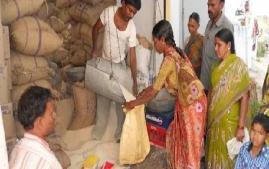 UP CM Yogi Government campaign free ration card poor person update