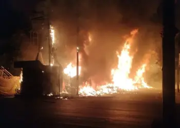 UP Kanpur Kidwai Nagar 40 shop market fire updates