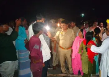 UP Sonbhadra major accident three people died truck crush update