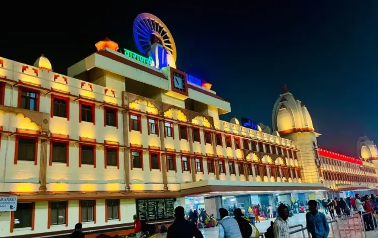 UP Varanasi Railway Station 20 lakh compensation Display Board Case