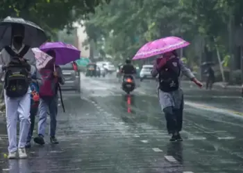 UP Weather thunderstorm rain 45 districts today IMD issue alert zxc