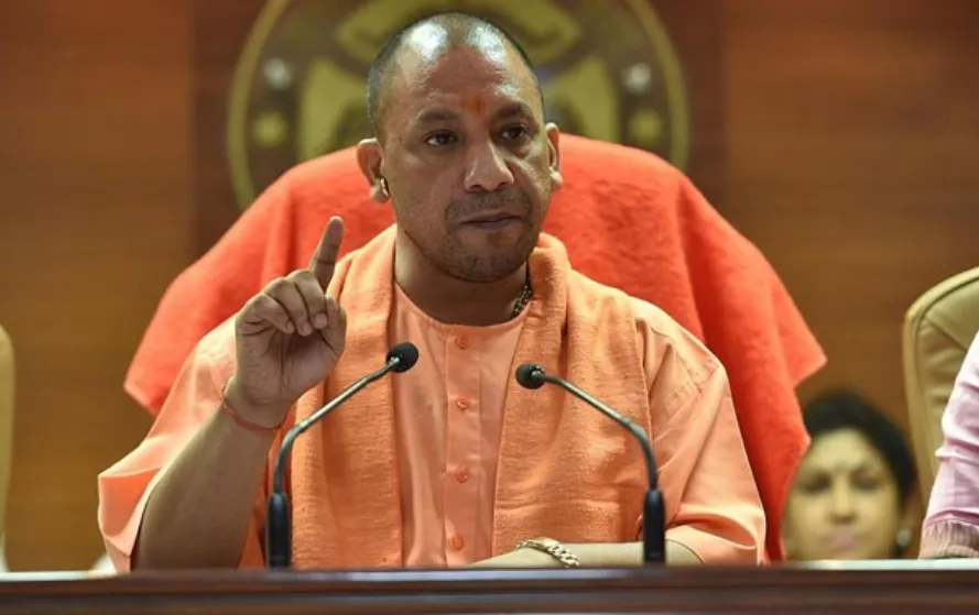 UP Weather Update: यूपी मे इन जिलों में गरज-चमक के साथ बारिश की संभावना, लखनऊ में मौसम रहेगा हल्का गर्म UP Weather Update: यूपी मे इन जिलों में गरज-चमक के साथ बारिश की संभावना, लखनऊ में मौसम रहेगा हल्का गर्म