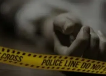 भोपाल में फंदे पर लटका मिला डॉ. का शव।