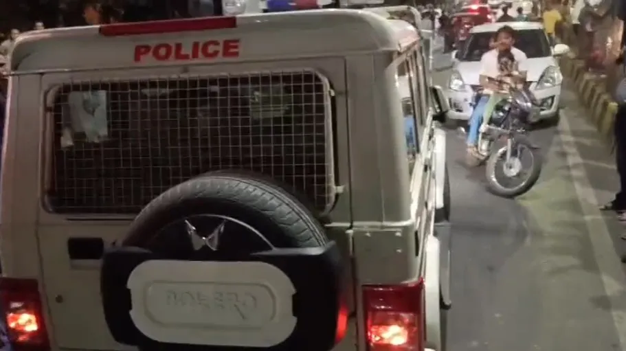 थाना प्रभारी की गाड़ी