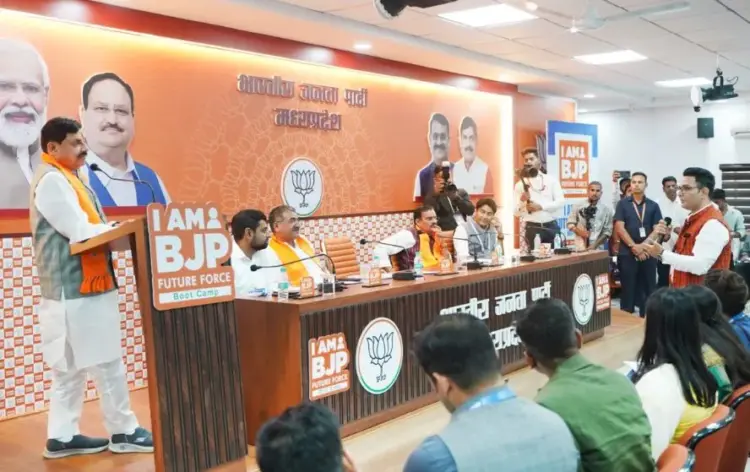 मुख्यमंत्री मोहन यादव ने युवा प्रोफेशनल की टीम से संवाद किया।