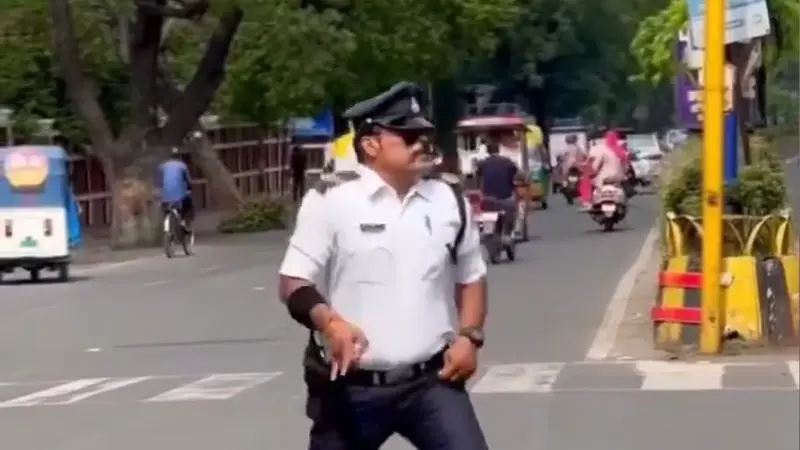 indore dancing cop controversy