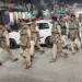 इंदौर में पुलिस ने बुधवार रात फ्लैग मार्च निकाला।