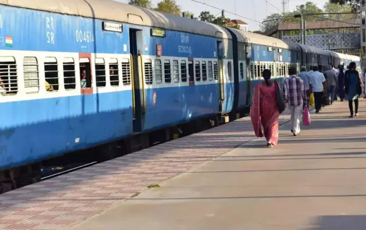 रेलवे स्टेशन (फाइल फोटो)