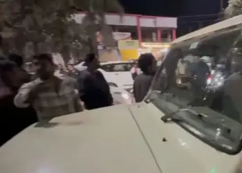 बुढ़ार पुलिस पर पथराव।