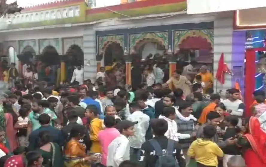 शिव मंदिरों में लगा भक्‍तों का तांता